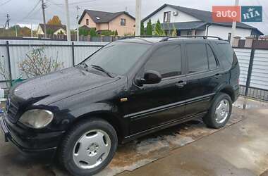 Позашляховик / Кросовер Mercedes-Benz M-Class 2000 в 