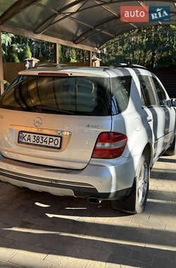 Позашляховик / Кросовер Mercedes-Benz M-Class 2006 в 