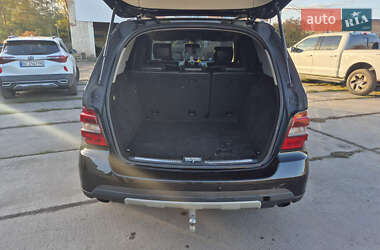 Позашляховик / Кросовер Mercedes-Benz M-Class 2005 в  фото 6 Позашляховик / Кросовер Mercedes-Benz M-Class 2005 в