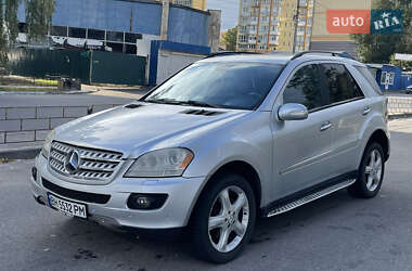 Позашляховик / Кросовер Mercedes-Benz M-Class 2008 в 