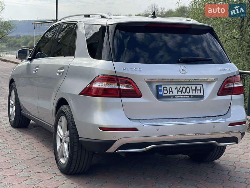 Внедорожник / Кроссовер Mercedes-Benz M-Class 2013 в Могилев-Подольске фото 5 Внедорожник / Кроссовер Mercedes-Benz M-Class 2013 в Могилев-Подольске