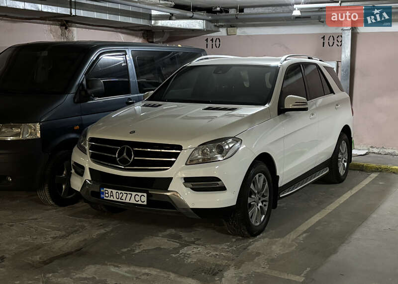 Внедорожник / Кроссовер Mercedes-Benz M-Class 2015 в Киеве фото 30 Внедорожник / Кроссовер Mercedes-Benz M-Class 2015 в Киеве