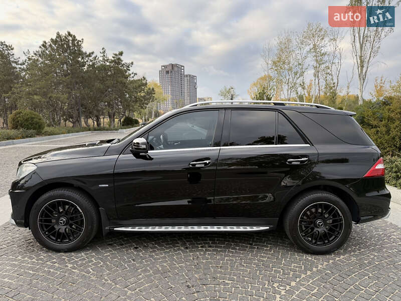 Позашляховик / Кросовер Mercedes-Benz M-Class 2011 в Дніпрі
