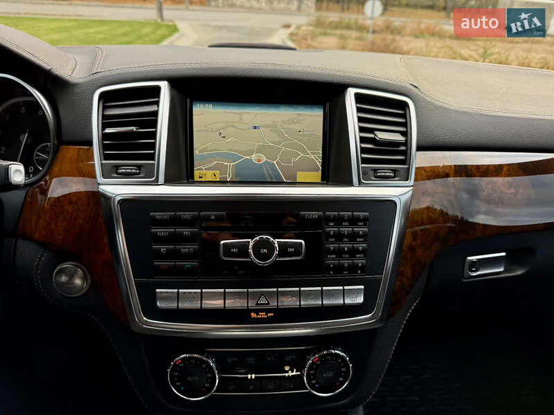 Позашляховик / Кросовер Mercedes-Benz M-Class 2011 в Дніпрі