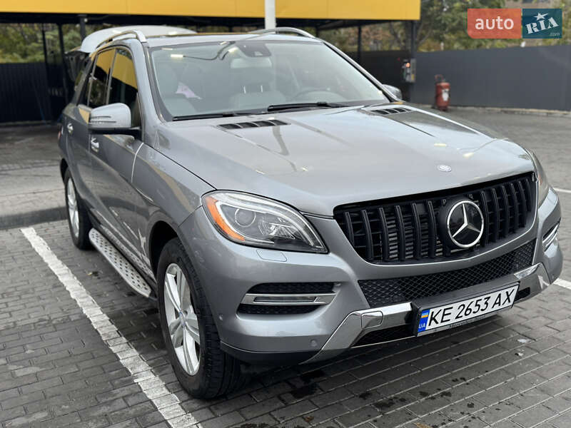 Mercedes-Benz M-Class 2012 Mercedes-Benz M-Class 2012