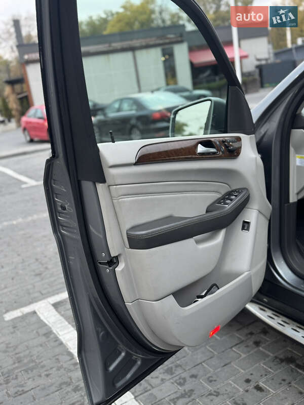 Позашляховик / Кросовер Mercedes-Benz M-Class 2012 в Дніпрі фото 23 Позашляховик / Кросовер Mercedes-Benz M-Class 2012 в Дніпрі