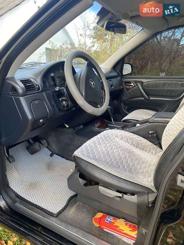 Позашляховик / Кросовер Mercedes-Benz M-Class 2004 в Чернівцях