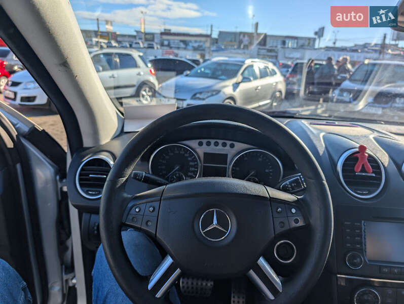 Позашляховик / Кросовер Mercedes-Benz M-Class 2005 в Чернівцях фото 13 Позашляховик / Кросовер Mercedes-Benz M-Class 2005 в Чернівцях