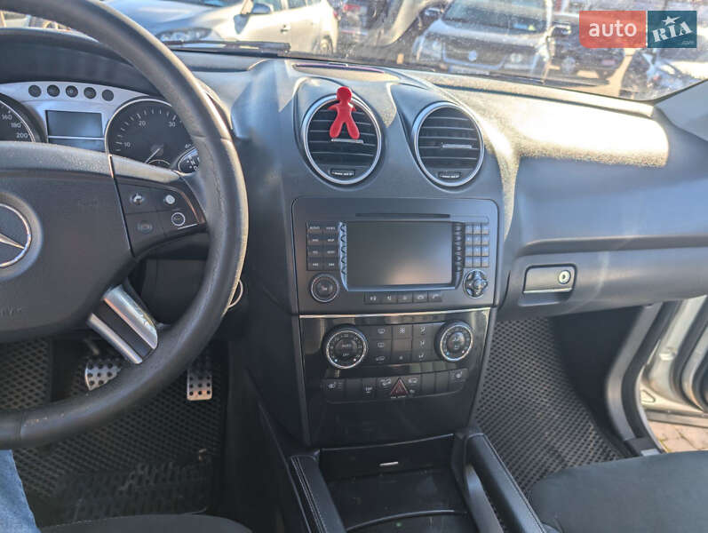 Позашляховик / Кросовер Mercedes-Benz M-Class 2005 в Чернівцях фото 14 Позашляховик / Кросовер Mercedes-Benz M-Class 2005 в Чернівцях