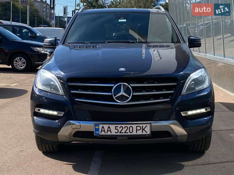 Внедорожник / Кроссовер Mercedes-Benz M-Class 2013 в Киеве