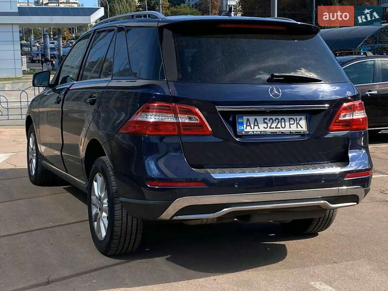 Внедорожник / Кроссовер Mercedes-Benz M-Class 2013 в Киеве