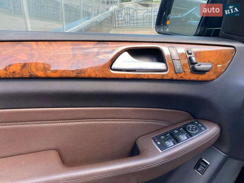 Внедорожник / Кроссовер Mercedes-Benz M-Class 2013 в Киеве