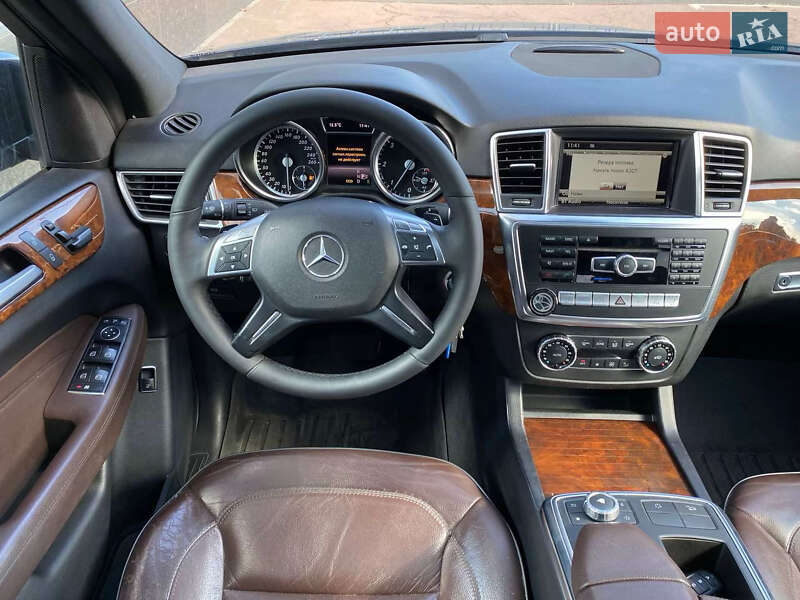 Внедорожник / Кроссовер Mercedes-Benz M-Class 2013 в Киеве