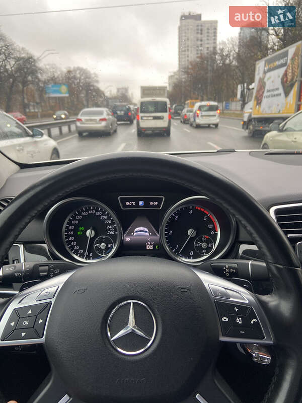 Внедорожник / Кроссовер Mercedes-Benz M-Class 2013 в Киеве