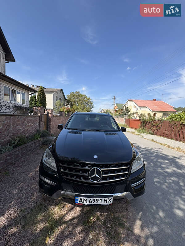 Внедорожник / Кроссовер Mercedes-Benz M-Class 2012 в Житомире фото 4 Внедорожник / Кроссовер Mercedes-Benz M-Class 2012 в Житомире