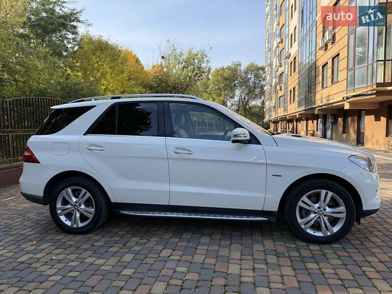Позашляховик / Кросовер Mercedes-Benz M-Class 2013 в Рівному фото 6 Позашляховик / Кросовер Mercedes-Benz M-Class 2013 в Рівному