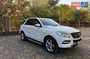 Внедорожник / Кроссовер Mercedes-Benz M-Class 2013 в Ровно