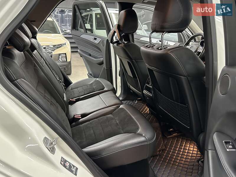 Внедорожник / Кроссовер Mercedes-Benz M-Class 2011 в Харькове