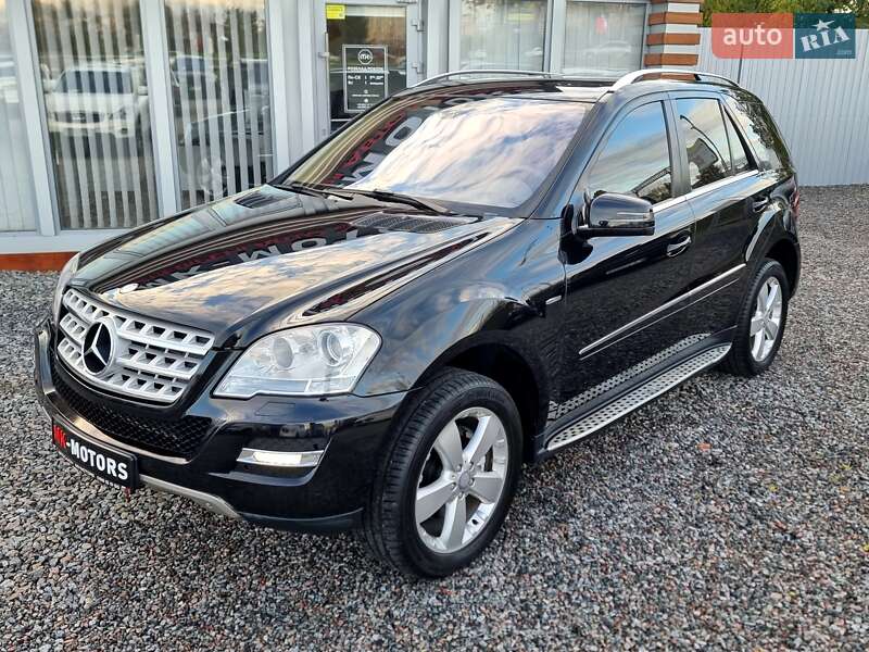 Внедорожник / Кроссовер Mercedes-Benz M-Class 2010 в Киеве