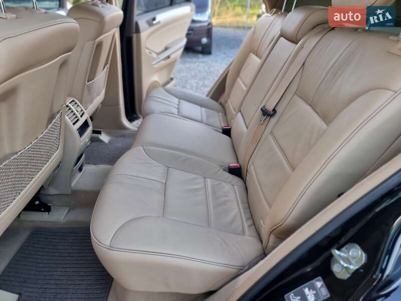 Внедорожник / Кроссовер Mercedes-Benz M-Class 2010 в Киеве