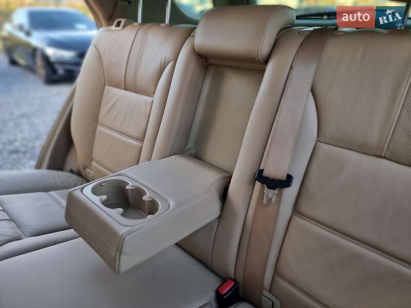 Внедорожник / Кроссовер Mercedes-Benz M-Class 2010 в Киеве