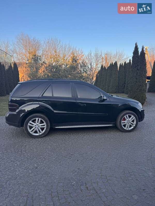 Позашляховик / Кросовер Mercedes-Benz M-Class 2005 в Жовкві