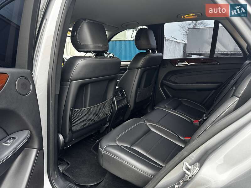 Внедорожник / Кроссовер Mercedes-Benz M-Class 2011 в Киеве