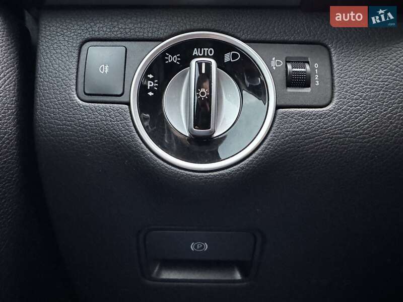 Внедорожник / Кроссовер Mercedes-Benz M-Class 2011 в Киеве