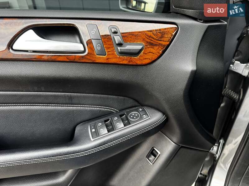 Внедорожник / Кроссовер Mercedes-Benz M-Class 2011 в Киеве