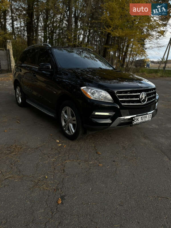 Позашляховик / Кросовер Mercedes-Benz M-Class 2011 в Рівному