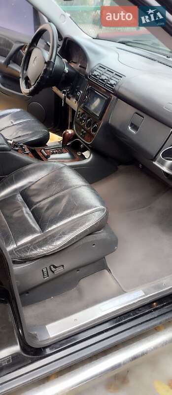 Позашляховик / Кросовер Mercedes-Benz M-Class 2001 в Володимирі фото 12 Позашляховик / Кросовер Mercedes-Benz M-Class 2001 в Володимирі