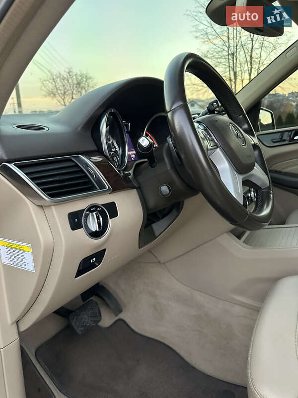 Внедорожник / Кроссовер Mercedes-Benz M-Class 2013 в Черновцах