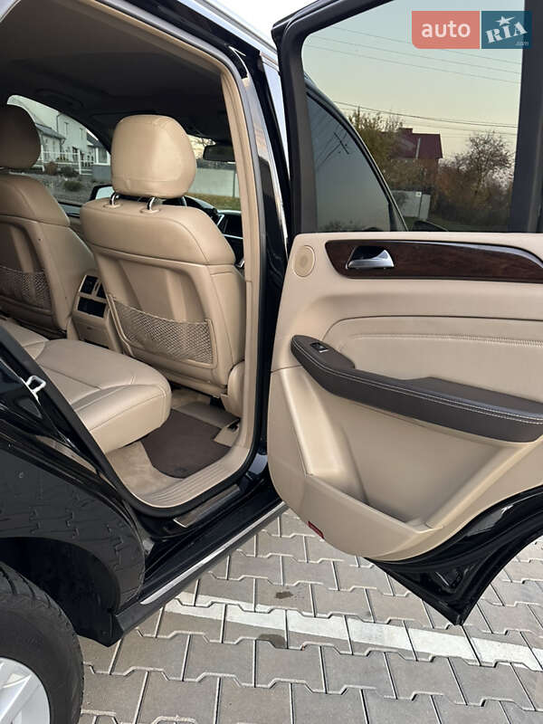 Внедорожник / Кроссовер Mercedes-Benz M-Class 2013 в Черновцах