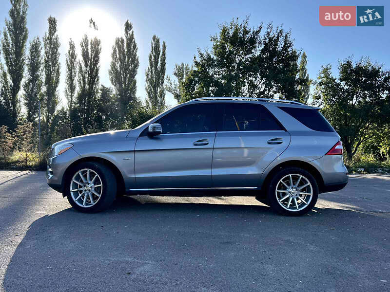 Внедорожник / Кроссовер Mercedes-Benz M-Class 2012 в Дубно фото 3 Внедорожник / Кроссовер Mercedes-Benz M-Class 2012 в Дубно