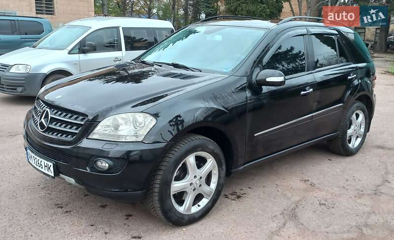 Mercedes-Benz M-Class 2006 Mercedes-Benz M-Class 2006