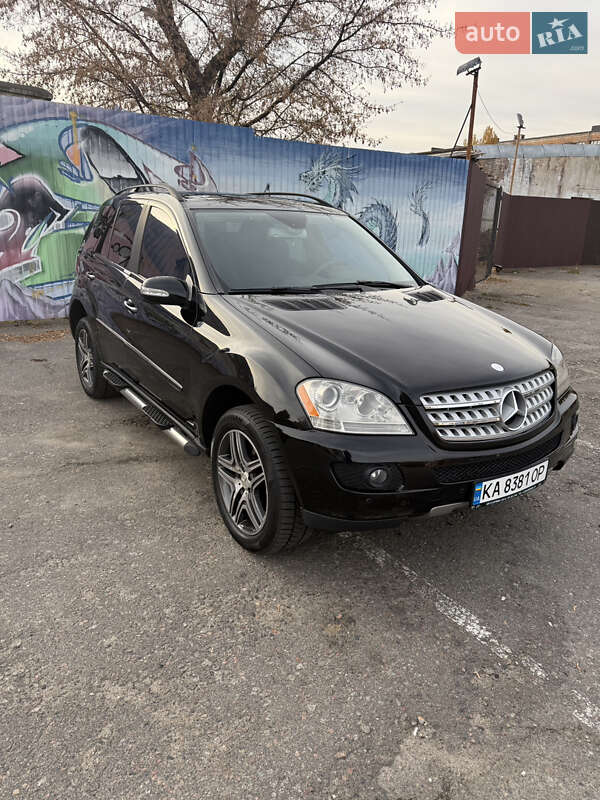 Внедорожник / Кроссовер Mercedes-Benz M-Class 2005 в Киеве