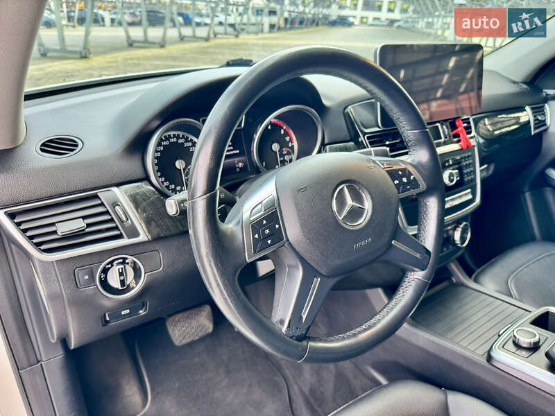 Позашляховик / Кросовер Mercedes-Benz M-Class 2013 в Львові фото 60 Позашляховик / Кросовер Mercedes-Benz M-Class 2013 в Львові