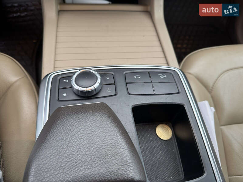 Внедорожник / Кроссовер Mercedes-Benz M-Class 2012 в Черновцах