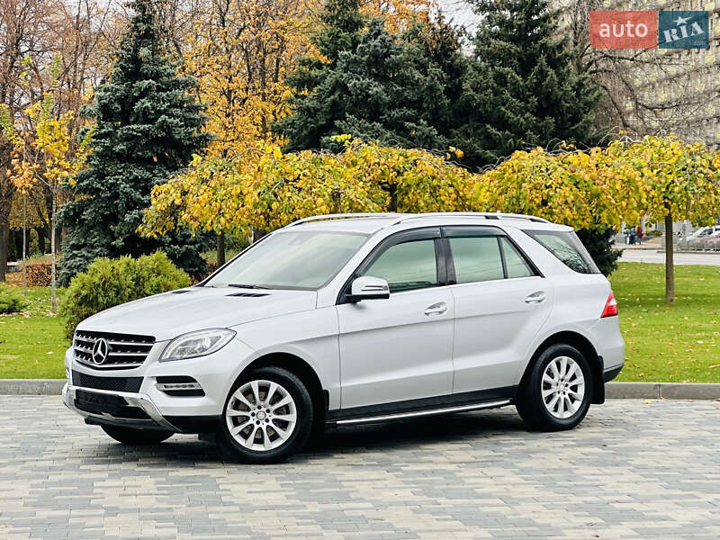 Позашляховик / Кросовер Mercedes-Benz M-Class 2013 в Дніпрі