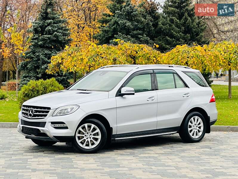 Позашляховик / Кросовер Mercedes-Benz M-Class 2013 в Дніпрі