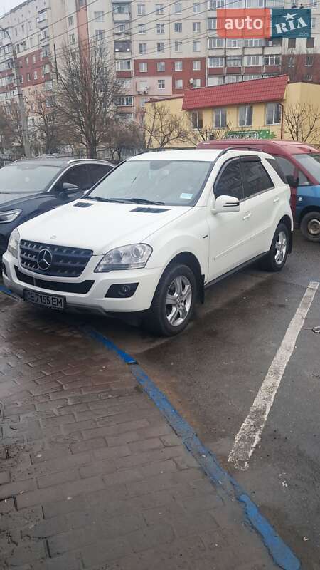 Позашляховик / Кросовер Mercedes-Benz M-Class 2010 в Чернівцях фото 5 Позашляховик / Кросовер Mercedes-Benz M-Class 2010 в Чернівцях