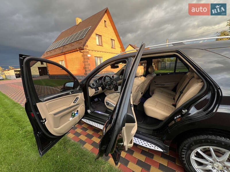 Позашляховик / Кросовер Mercedes-Benz M-Class 2009 в Вараші