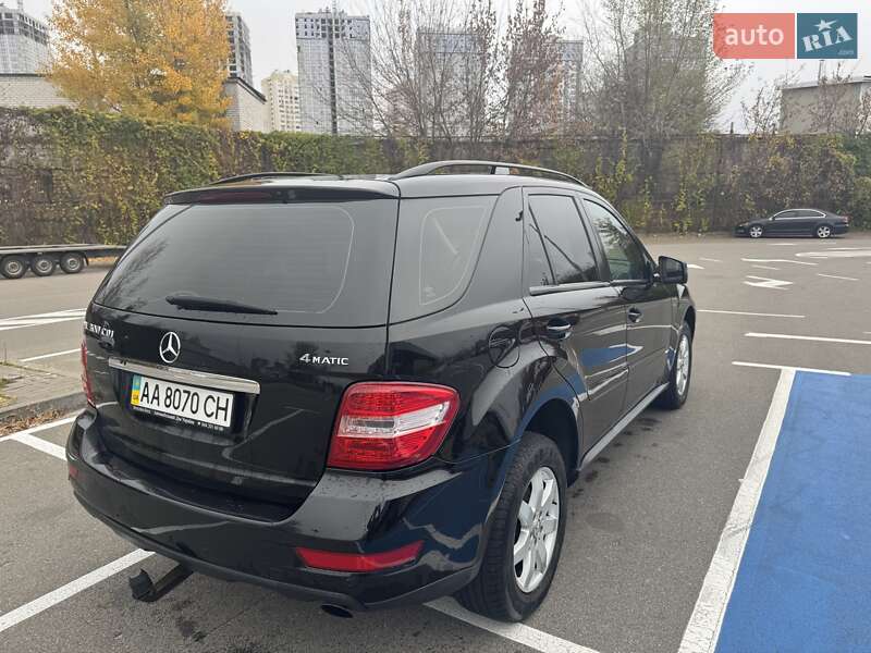 Позашляховик / Кросовер Mercedes-Benz M-Class 2011 в Києві
