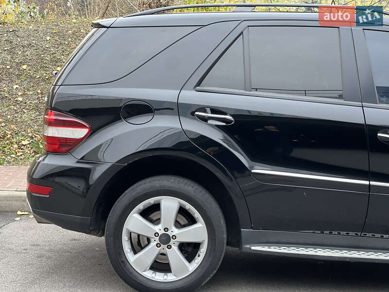 Внедорожник / Кроссовер Mercedes-Benz M-Class 2008 в Киеве