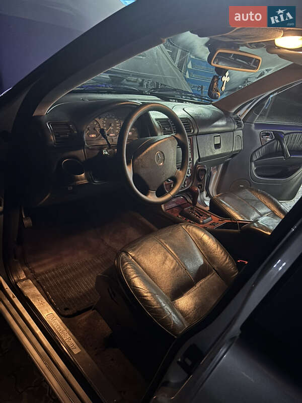 Внедорожник / Кроссовер Mercedes-Benz M-Class 2003 в Киеве