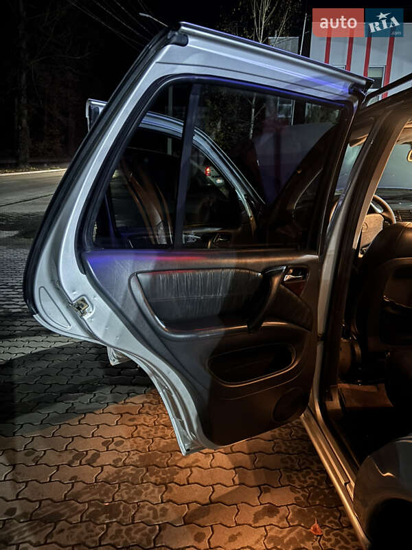 Внедорожник / Кроссовер Mercedes-Benz M-Class 2003 в Киеве