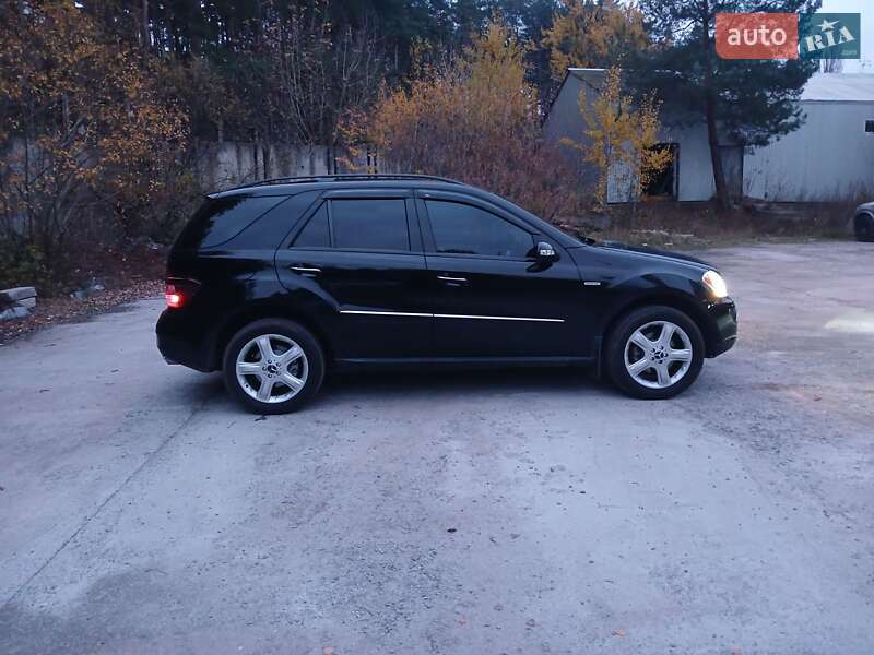 Внедорожник / Кроссовер Mercedes-Benz M-Class 2008 в Киеве