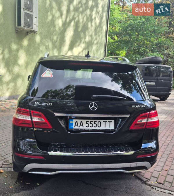 Позашляховик / Кросовер Mercedes-Benz M-Class 2012 в Києві