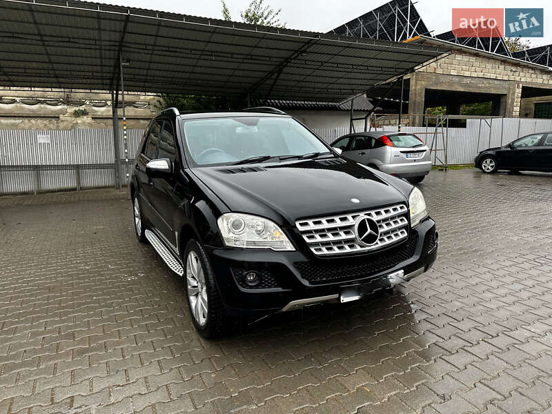 Mercedes-Benz M-Class 2009