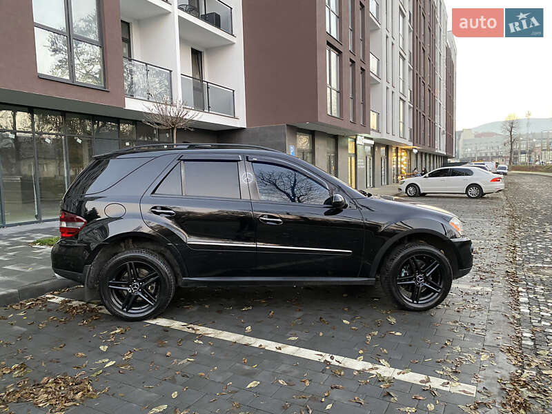 Внедорожник / Кроссовер Mercedes-Benz M-Class 2008 в Сваляве
